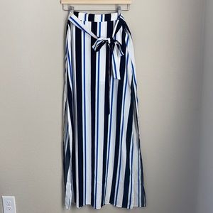 Forever 21 white and blue stripes tie bow NWOT